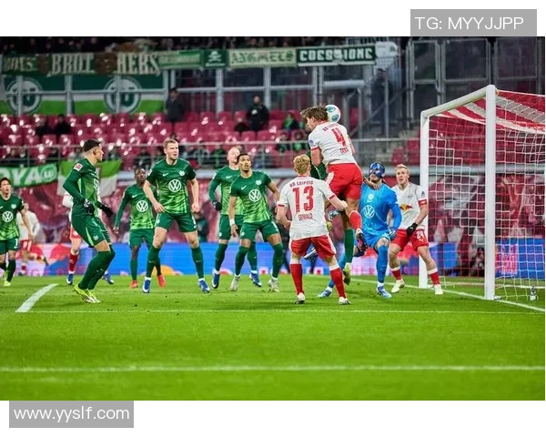 莱比锡逆转曼联全场沸腾精彩瞬间回顾与战报分析